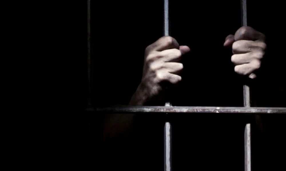 Θεσσαλονίκη: Κάθειρξη 12 ετών στον 36χρονο που παρίστανε τον αστυνομικό και κατείχε υλικό παιδικής πορνογραφίας